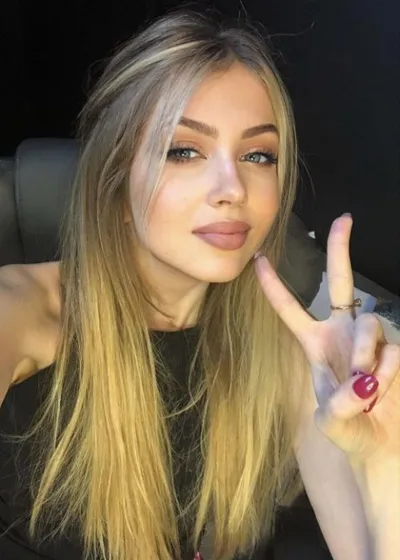 Джулия, 21 год, 2 размер груди